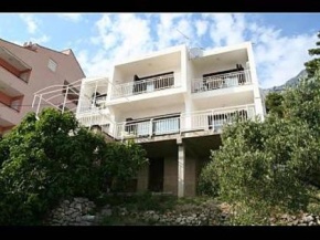 Apartments and rooms Vedra- parking