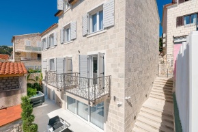 Villa Hvar Majestic A Spectacular Villa with 3 luxurious suites Resort Centre 20 metres to the